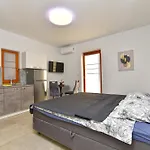Marko & Noa 2414 Apartman
