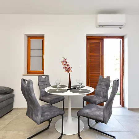 Marko & Noa 2414 Apartman